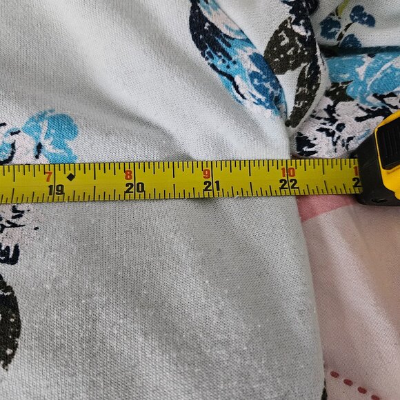 Summer Sweater and Short Set Size L True To Size - Picture 6 of 8